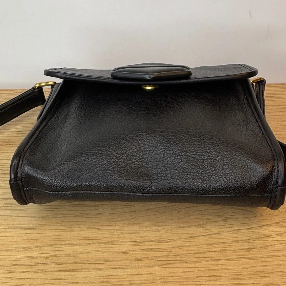 Marc by Marc Jacobs‎ Black Pebbled Leather Crossbody Bag Gold Logo Patch